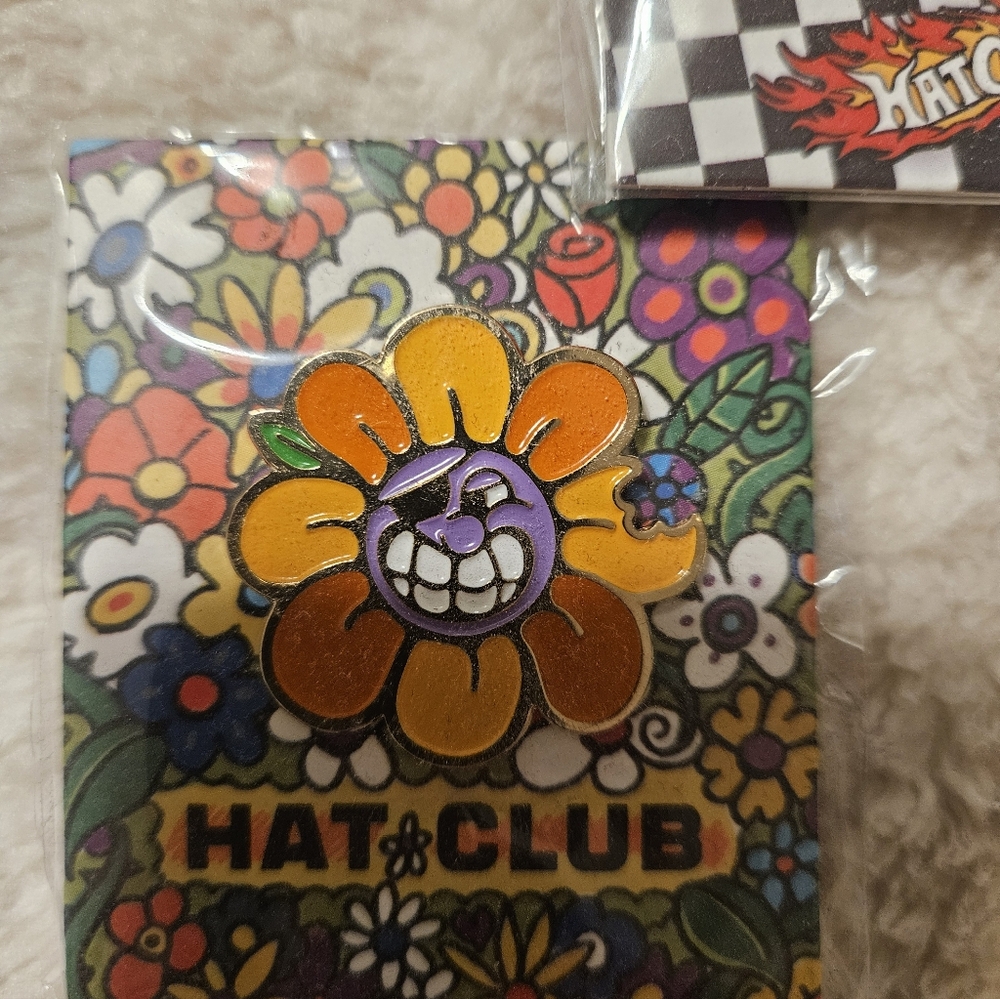 Hat Club Exclusive Pins - Picture 3 of 4